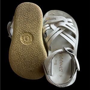 🏖️☘️Salt Water Sandals by Hoy White Strappy Sandals